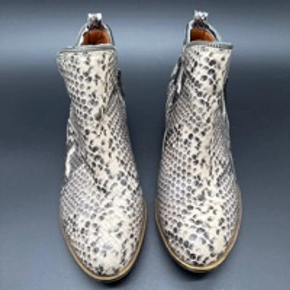 LUCKY BRAND Booties Size 8.5M Python Snake Print - Picture 2 of 6